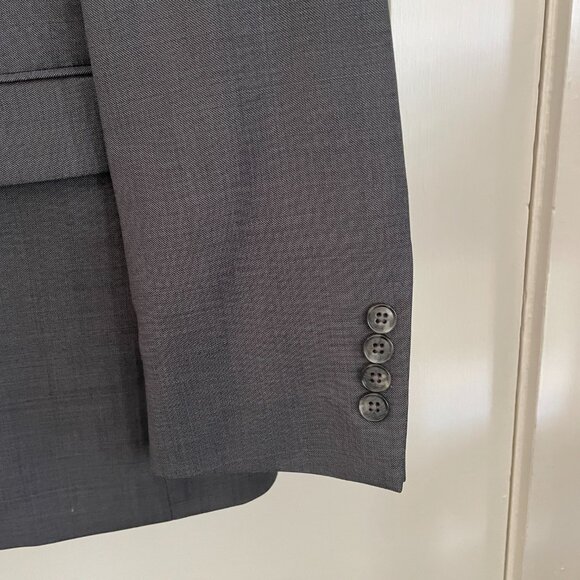 Jos.A. Bank Traveler Collection Slim Fit Suit | Grey | Size 40L /34W - Picture 4 of 9